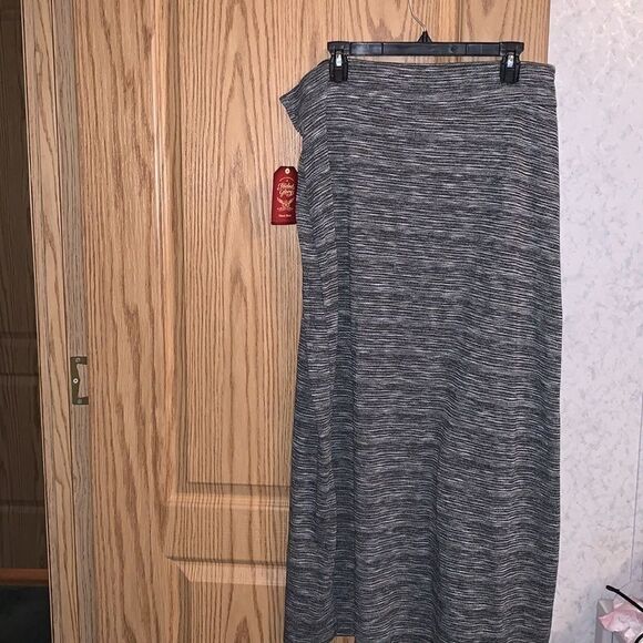NWT Women’s Faded Glory XL skirt. - Picture 1 of 6
